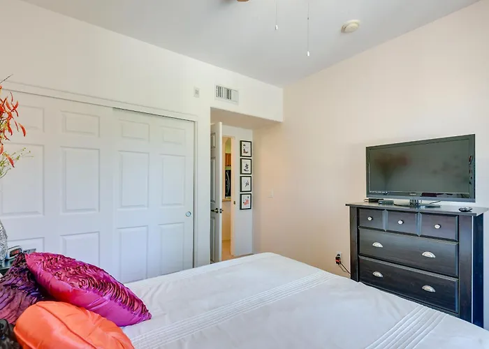 Coyote Landing Gem W/ Patio & Pool Access In *